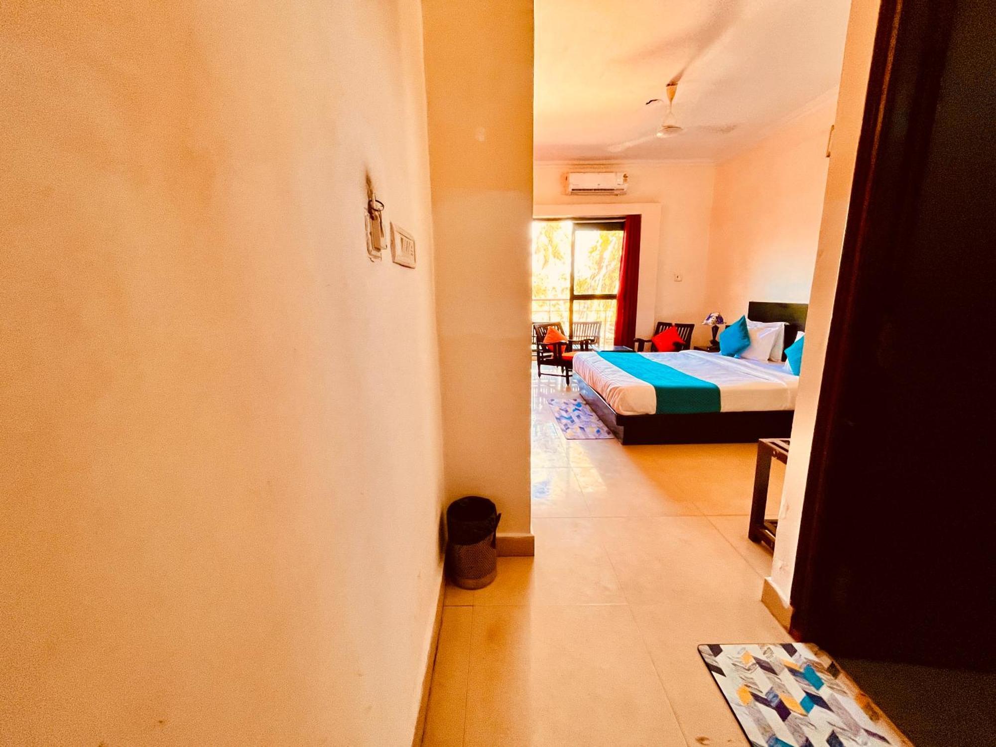 Summer Beach Resort, Goa - #Near Baga Beach #Swimming Pool #Garden #Bar #Lift #Premium Rooms #Property Of The Year #70565-84665 Калангут Экстерьер фото