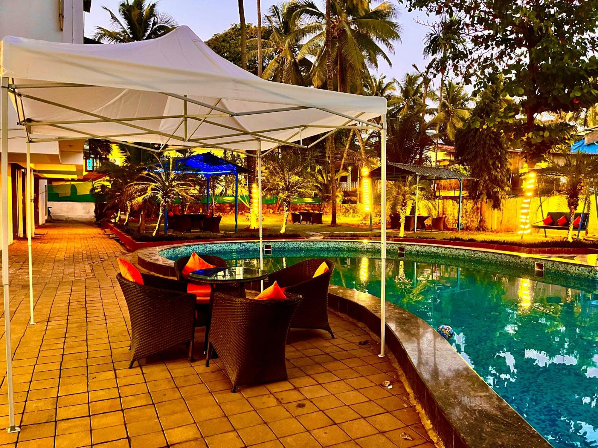 Summer Beach Resort, Goa - #Near Baga Beach #Swimming Pool #Garden #Bar #Lift #Premium Rooms #Property Of The Year #70565-84665 Калангут Экстерьер фото
