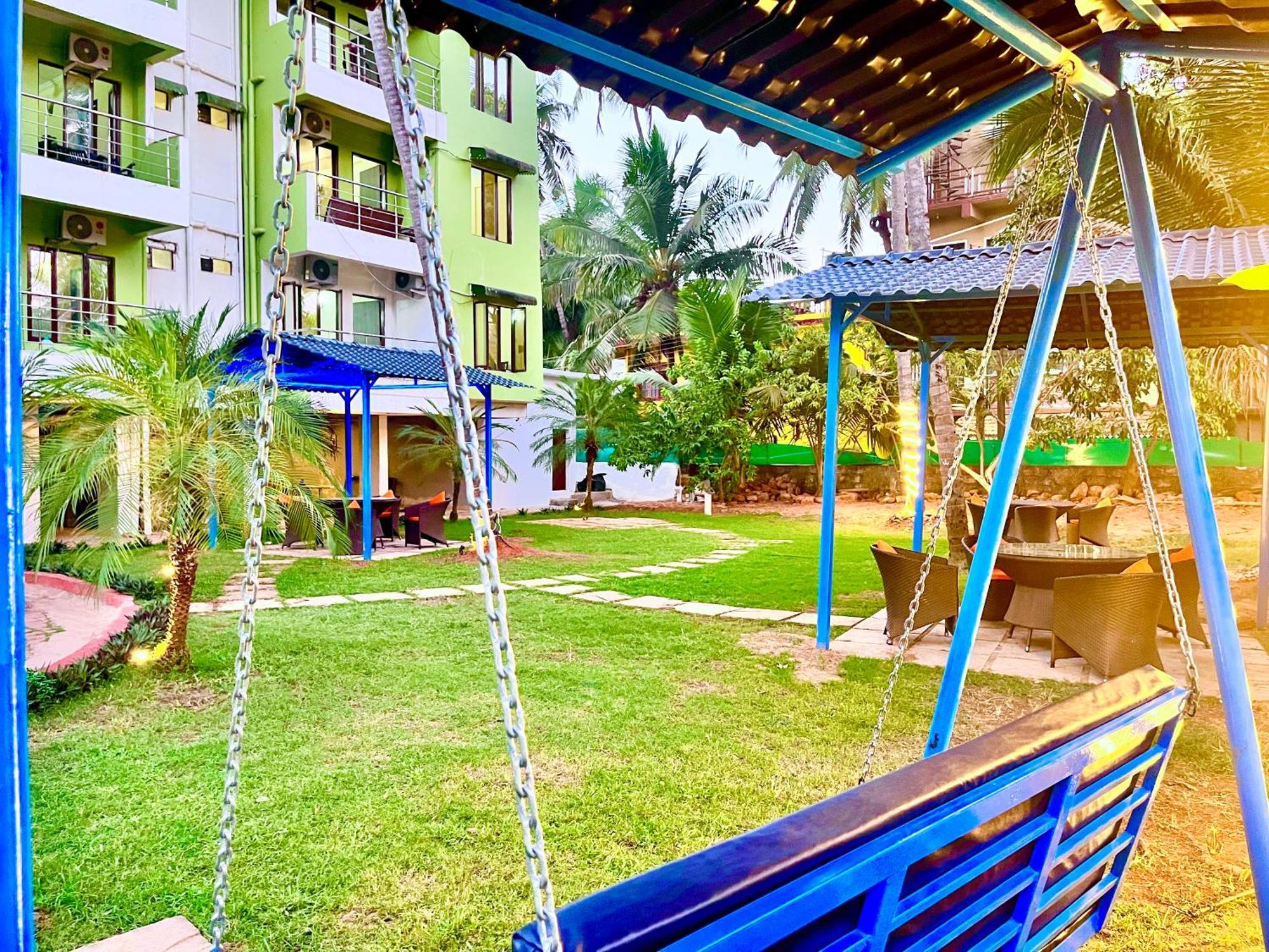 Summer Beach Resort, Goa - #Near Baga Beach #Swimming Pool #Garden #Bar #Lift #Premium Rooms #Property Of The Year #70565-84665 Калангут Экстерьер фото
