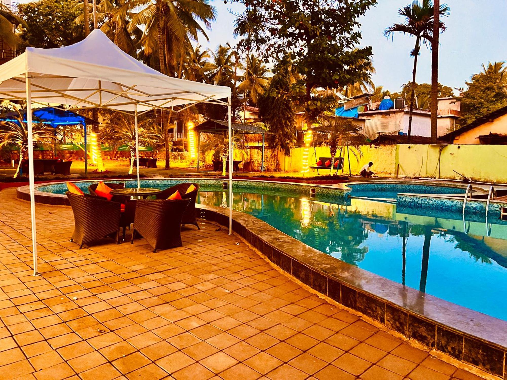 Summer Beach Resort, Goa - #Near Baga Beach #Swimming Pool #Garden #Bar #Lift #Premium Rooms #Property Of The Year #70565-84665 Калангут Экстерьер фото