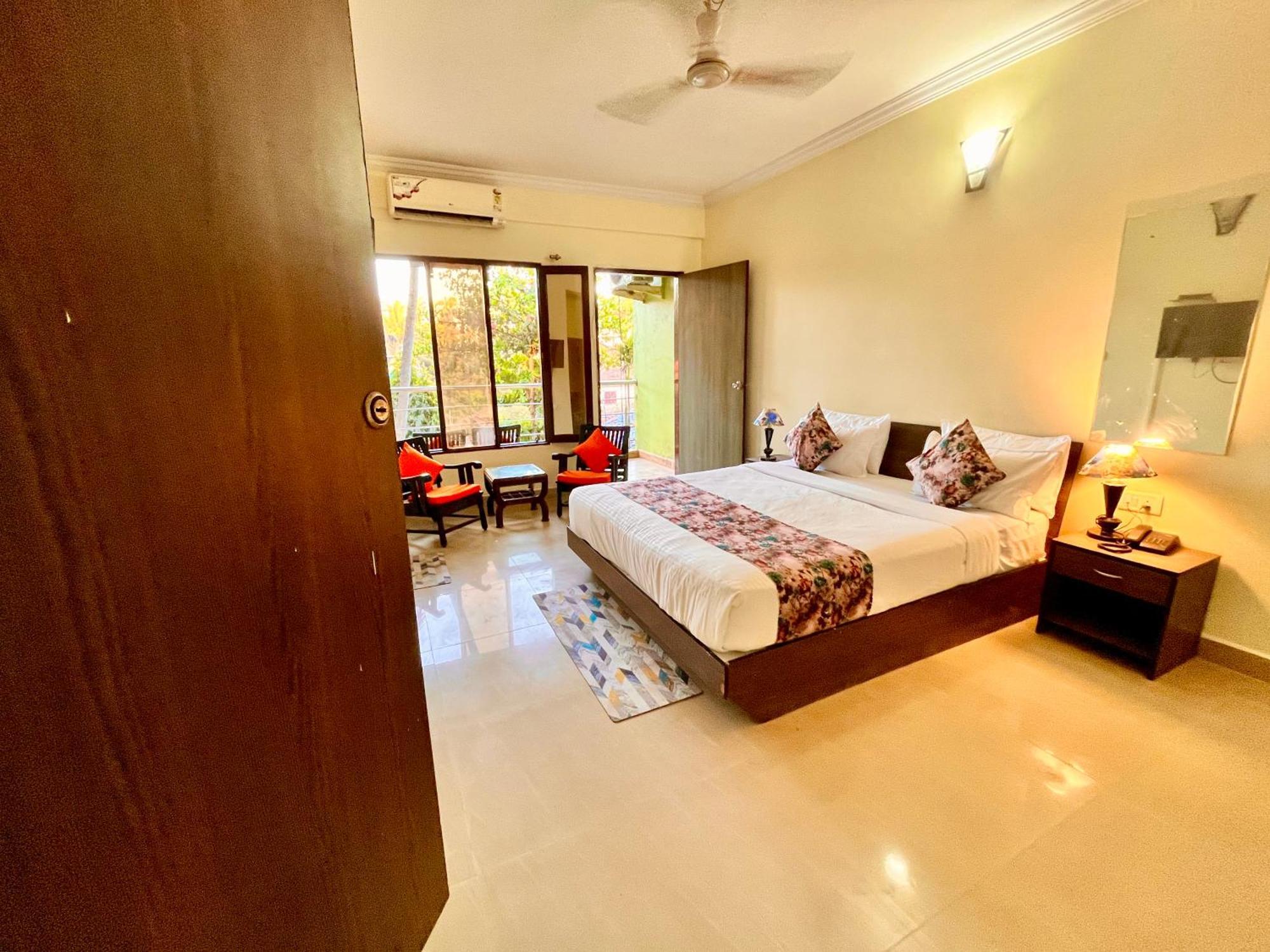 Summer Beach Resort, Goa - #Near Baga Beach #Swimming Pool #Garden #Bar #Lift #Premium Rooms #Property Of The Year #70565-84665 Калангут Экстерьер фото