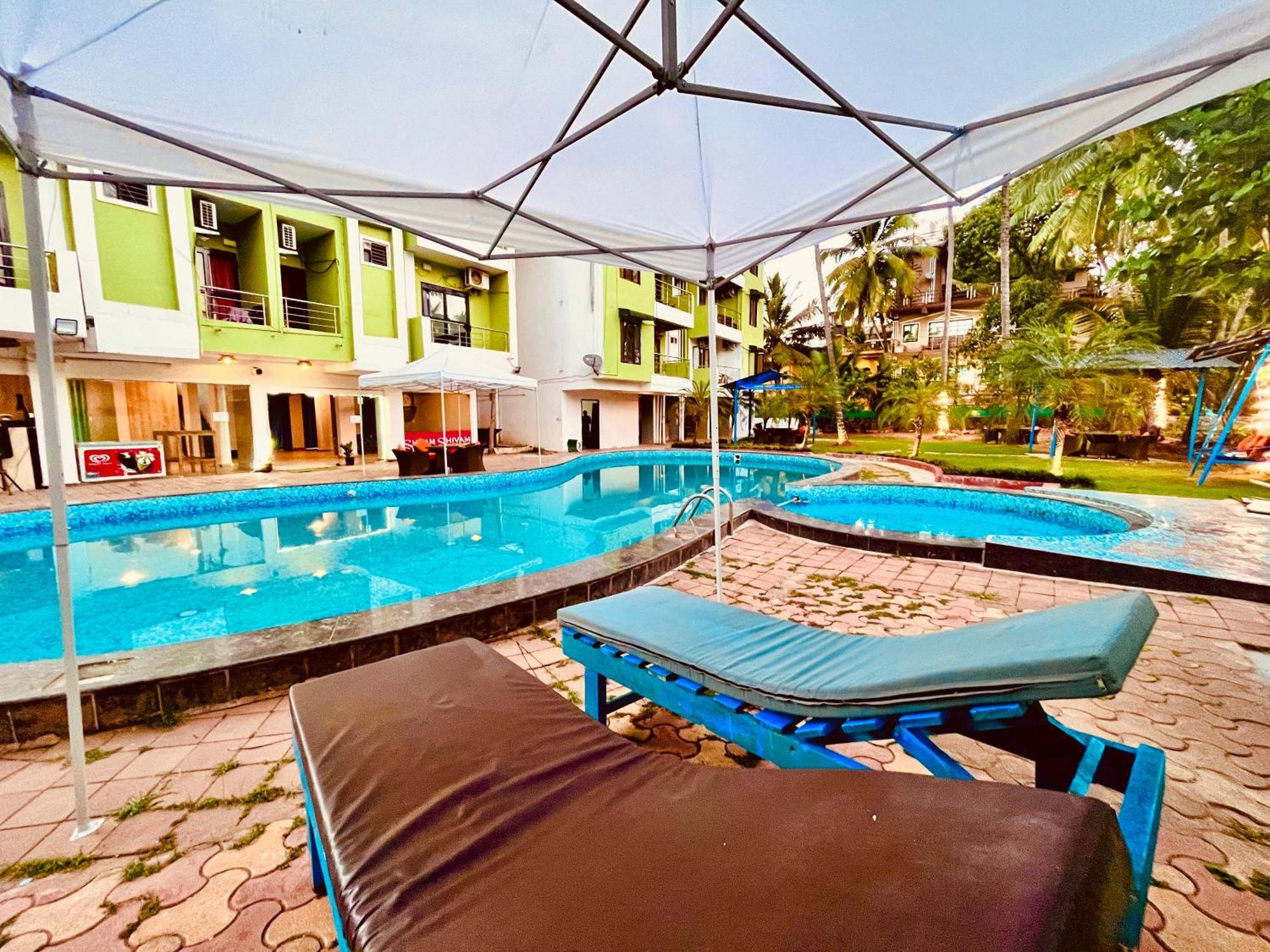 Summer Beach Resort, Goa - #Near Baga Beach #Swimming Pool #Garden #Bar #Lift #Premium Rooms #Property Of The Year #70565-84665 Калангут Экстерьер фото