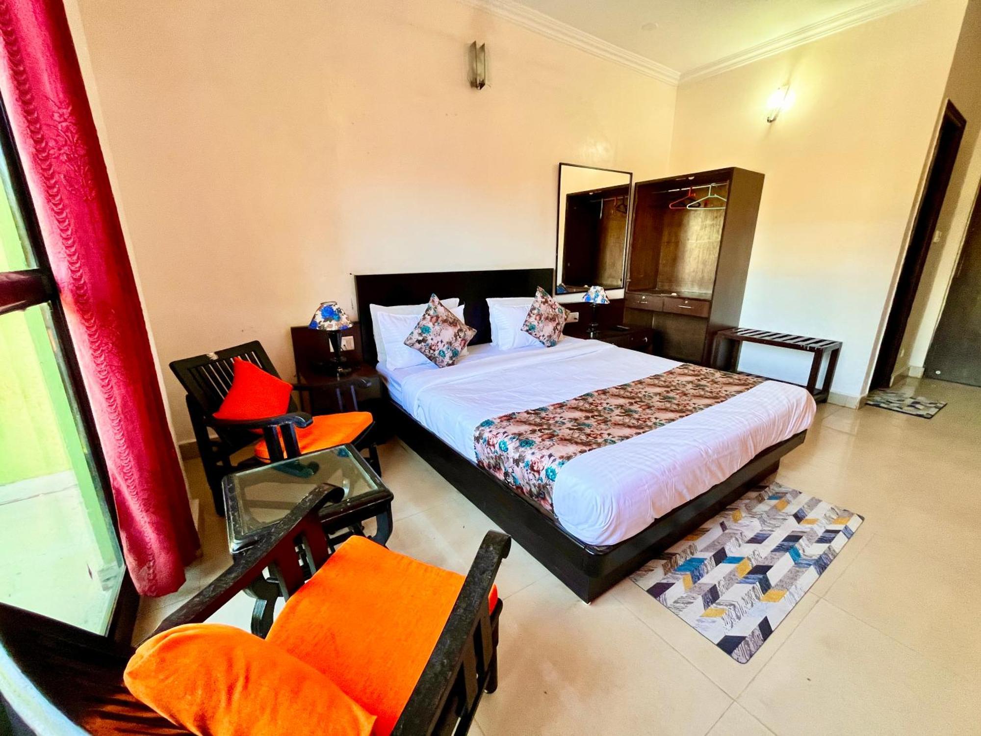 Summer Beach Resort, Goa - #Near Baga Beach #Swimming Pool #Garden #Bar #Lift #Premium Rooms #Property Of The Year #70565-84665 Калангут Экстерьер фото