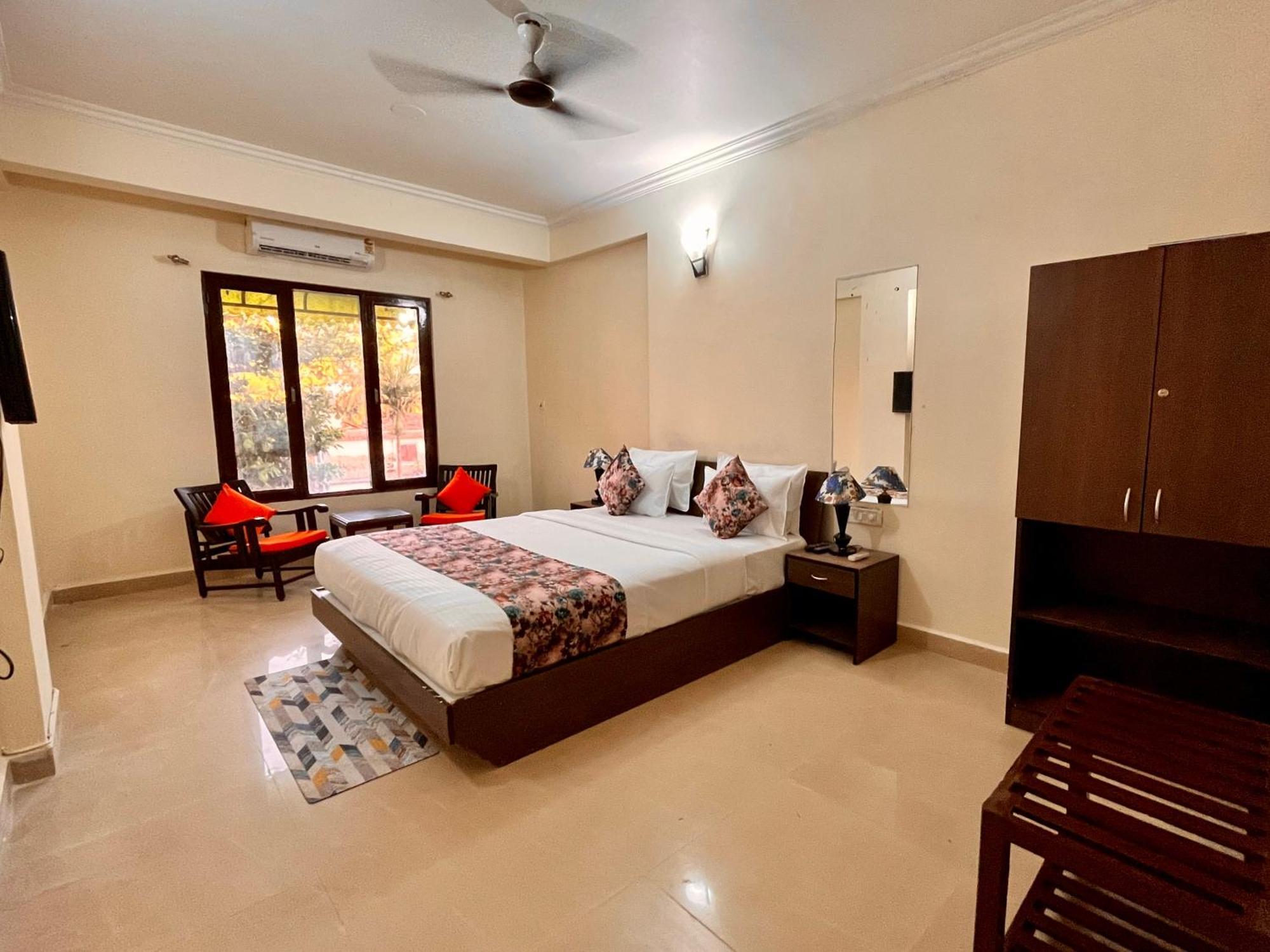 Summer Beach Resort, Goa - #Near Baga Beach #Swimming Pool #Garden #Bar #Lift #Premium Rooms #Property Of The Year #70565-84665 Калангут Экстерьер фото