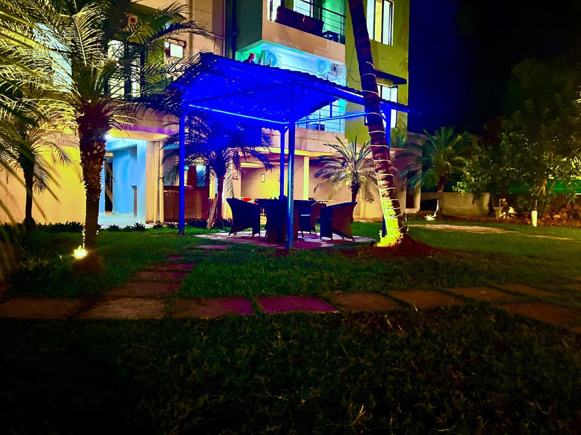 Summer Beach Resort, Goa - #Near Baga Beach #Swimming Pool #Garden #Bar #Lift #Premium Rooms #Property Of The Year #70565-84665 Калангут Экстерьер фото